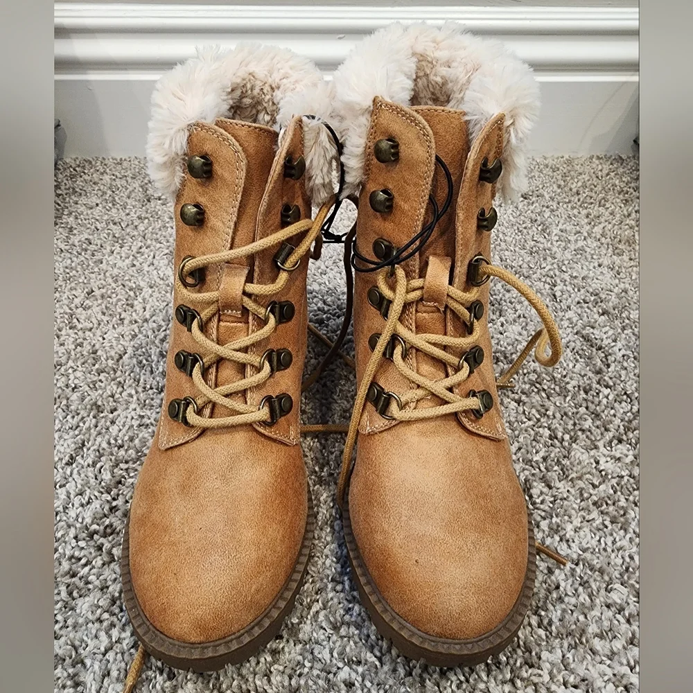 Faux fur booties - Picture 2 of 3